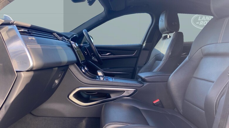 Jaguar F-Pace 2.0 D200 R-Dynamic Black 5dr Auto AWD Diesel Estate